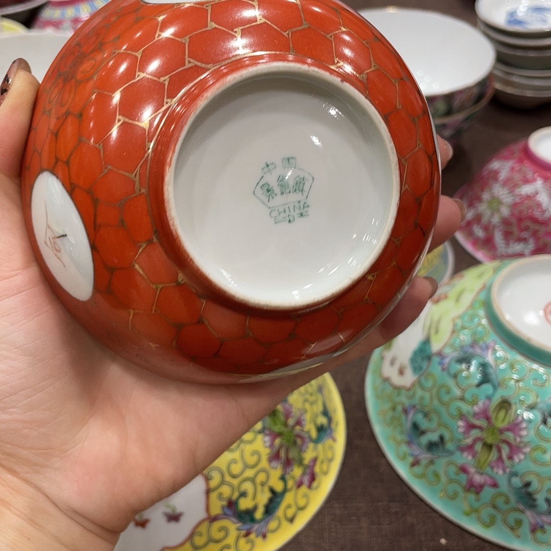 瓷片景德镇粉彩开窗饭碗