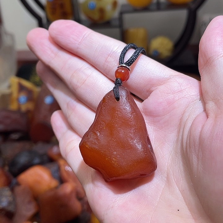 琥珀未镶嵌珠宝奇石吊坠