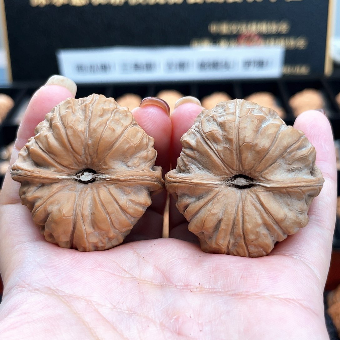 把件文玩核桃42超精近圆深凹底➕近正肩42s2