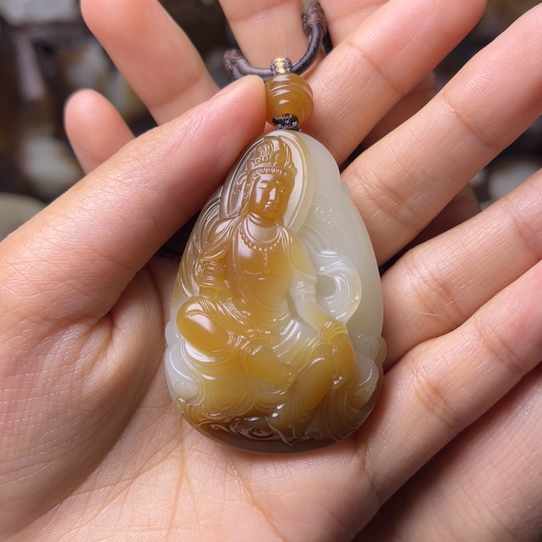 和田玉（糖玉）颈饰未镶嵌十**生