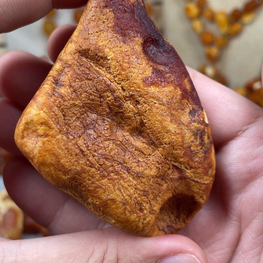 琥珀珠宝奇石未镶嵌