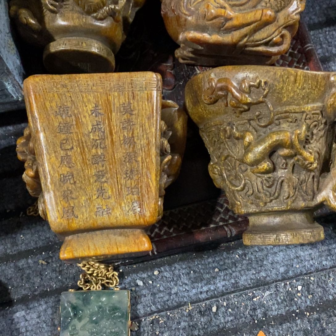 瓷片雨**跑               