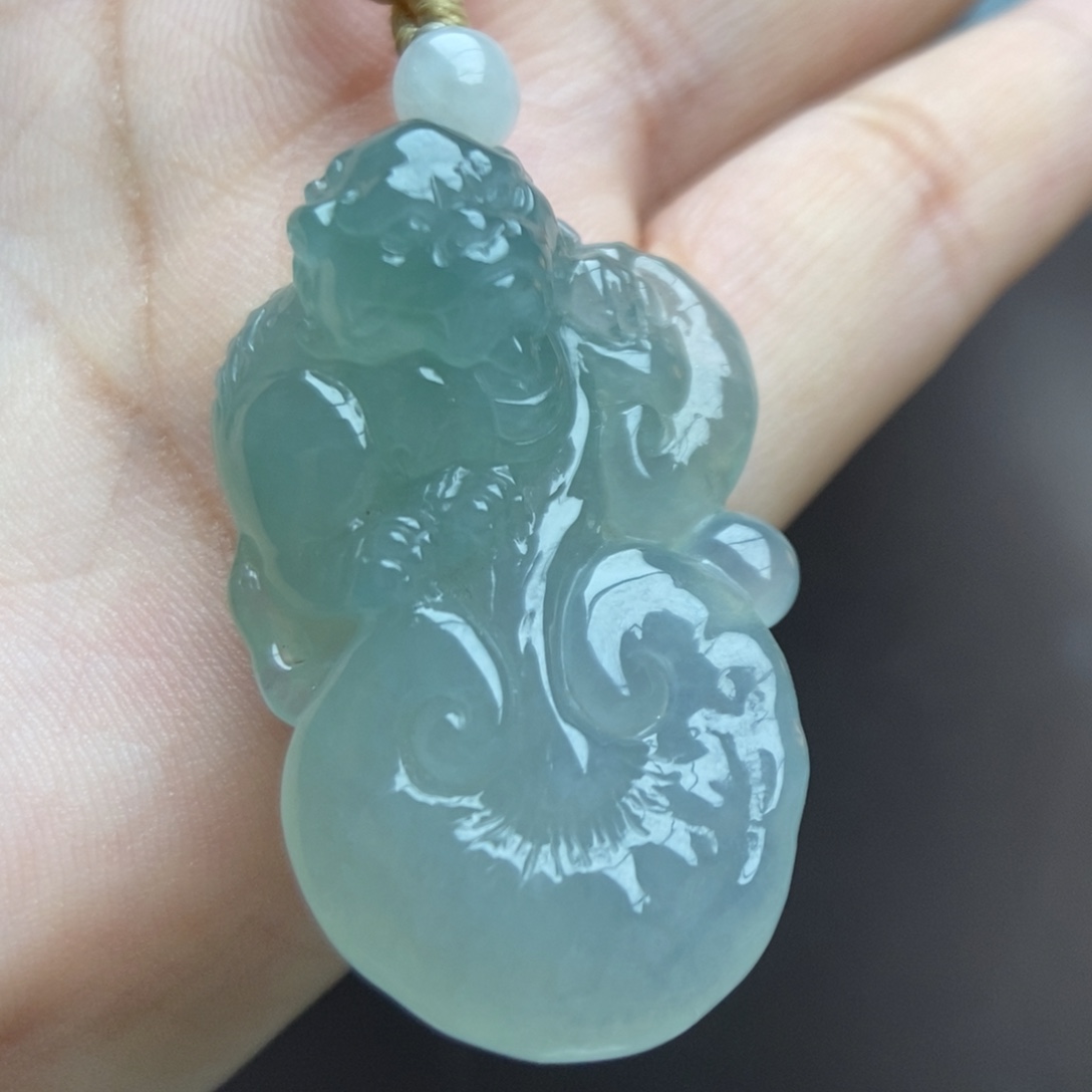 翡翠未镶嵌颈饰吊坠50