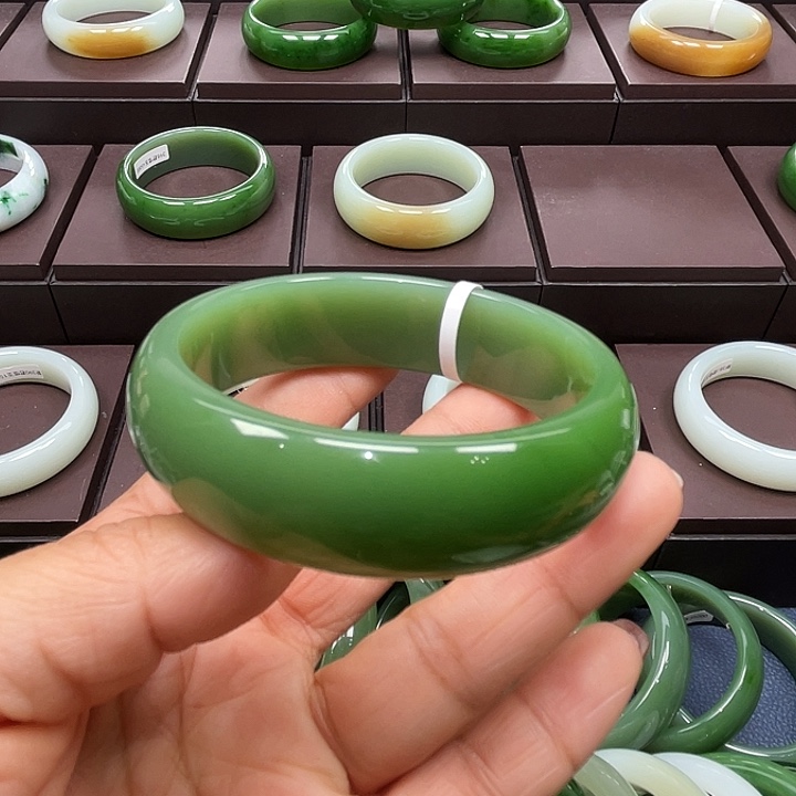 和田玉未镶嵌手镯5960