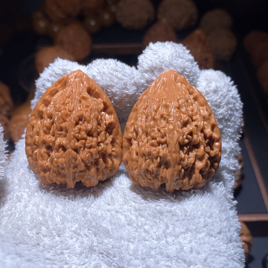 文玩核桃吊坠塔尖