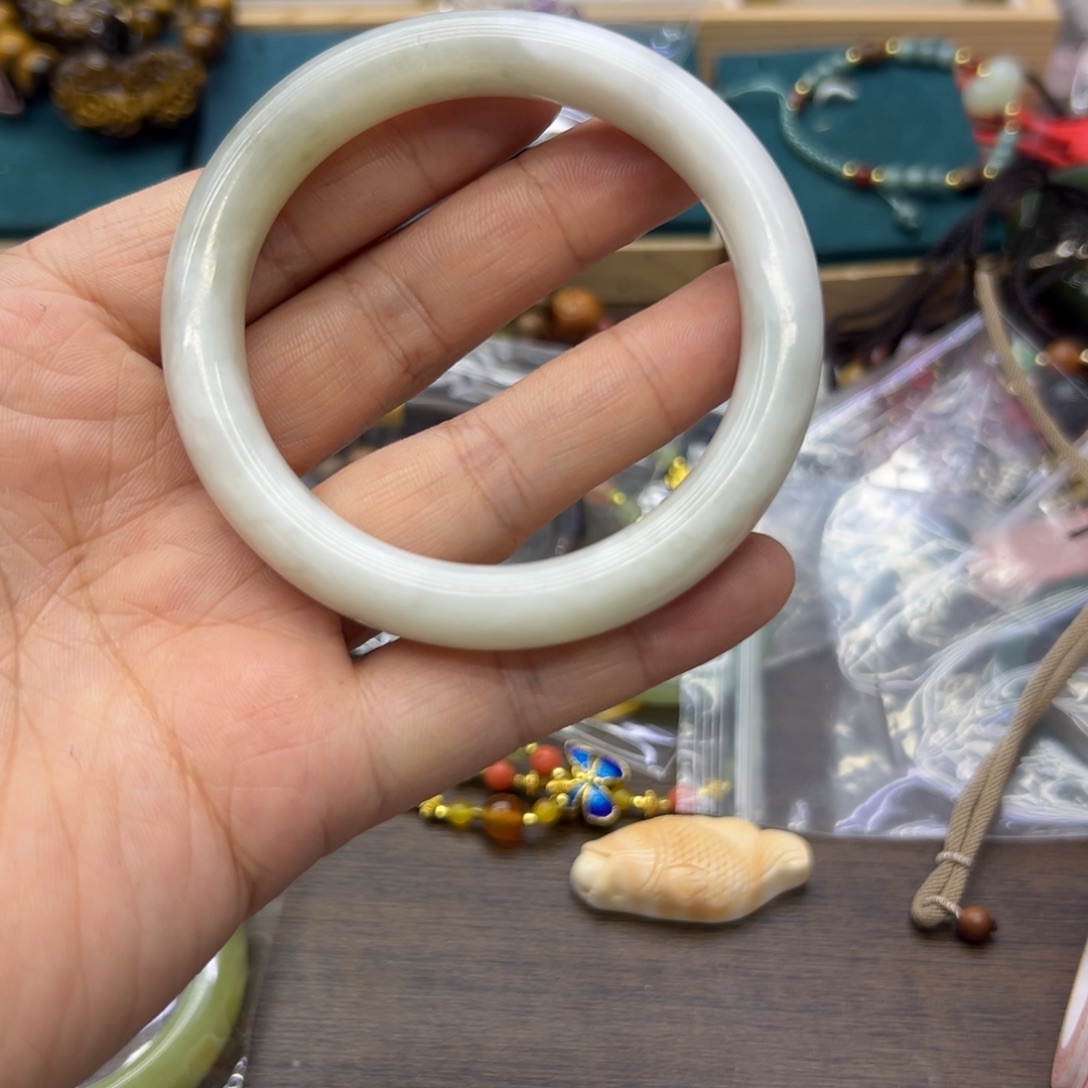 和田玉未镶嵌手镯57.5圈围108