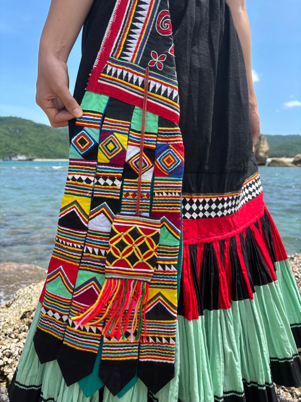 荆楚绣集·大凉山彝族纯手工三角包