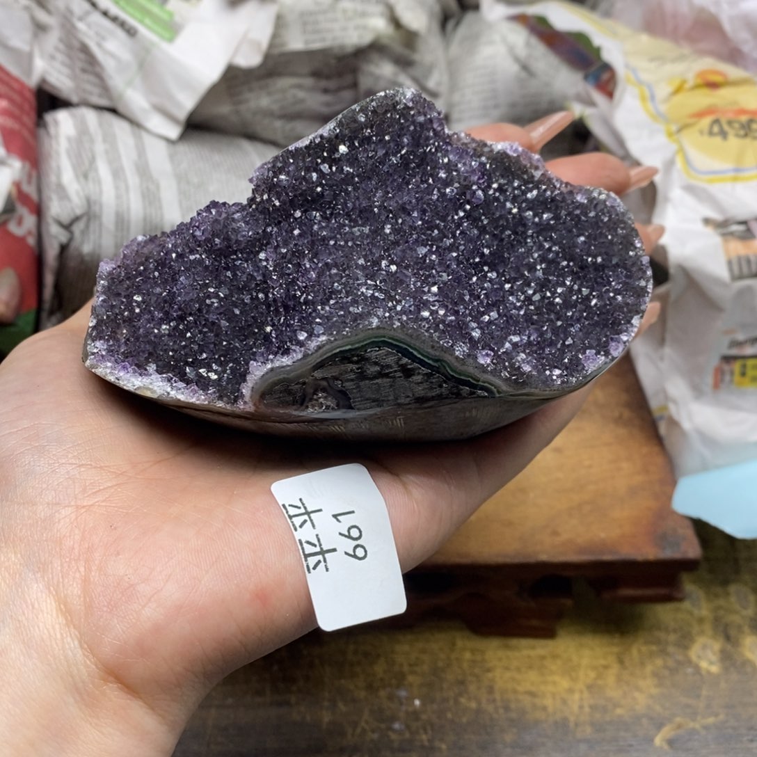 紫晶乌拉圭未镶嵌