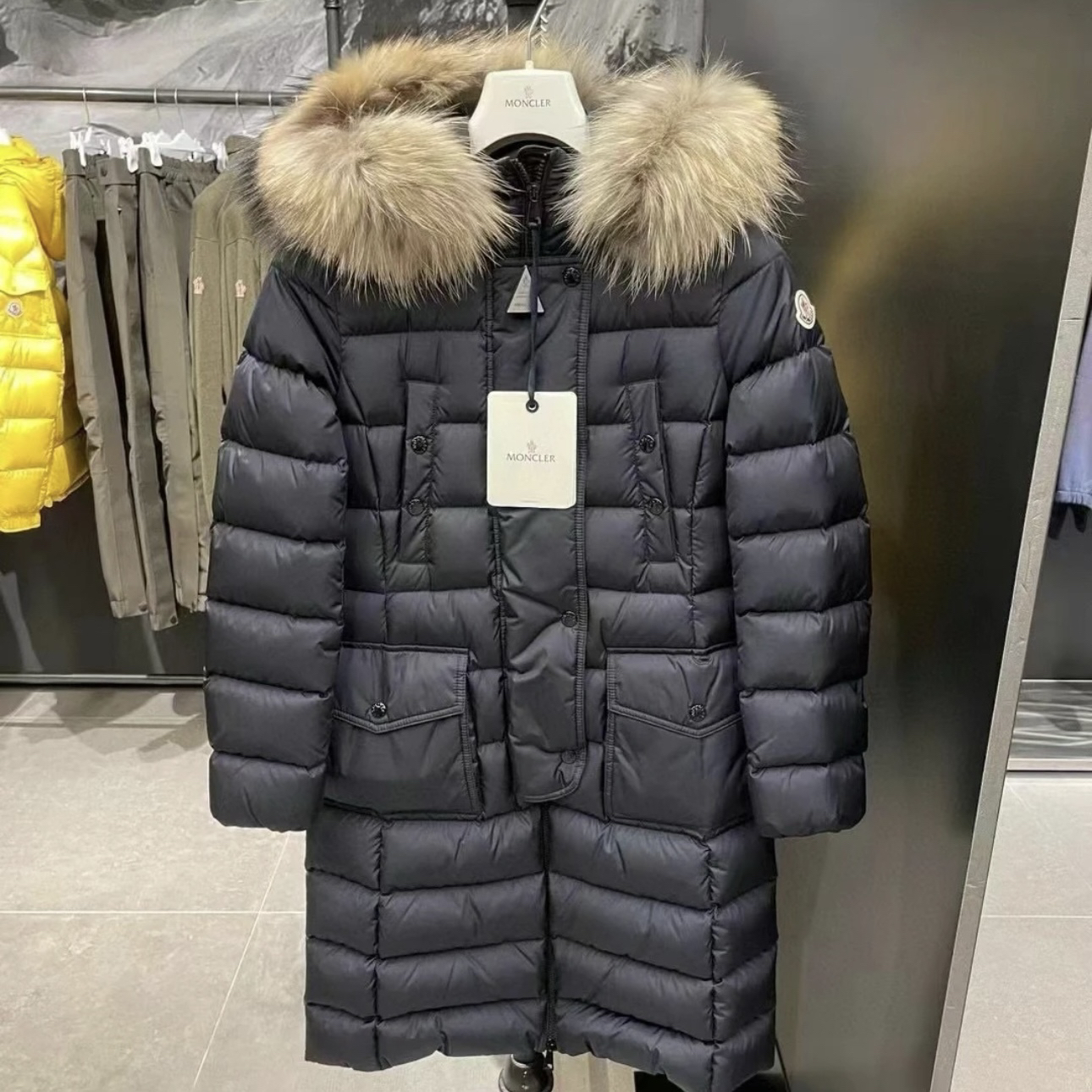 未使用 MONCLER 女长款Khloe系列收腰羽绒服/2码/25112512