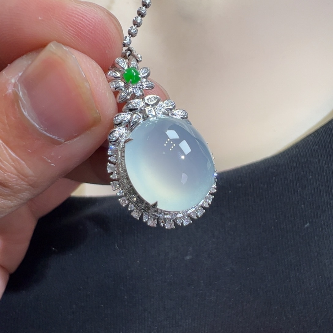 翡翠吊坠(不含链)18K金镶嵌