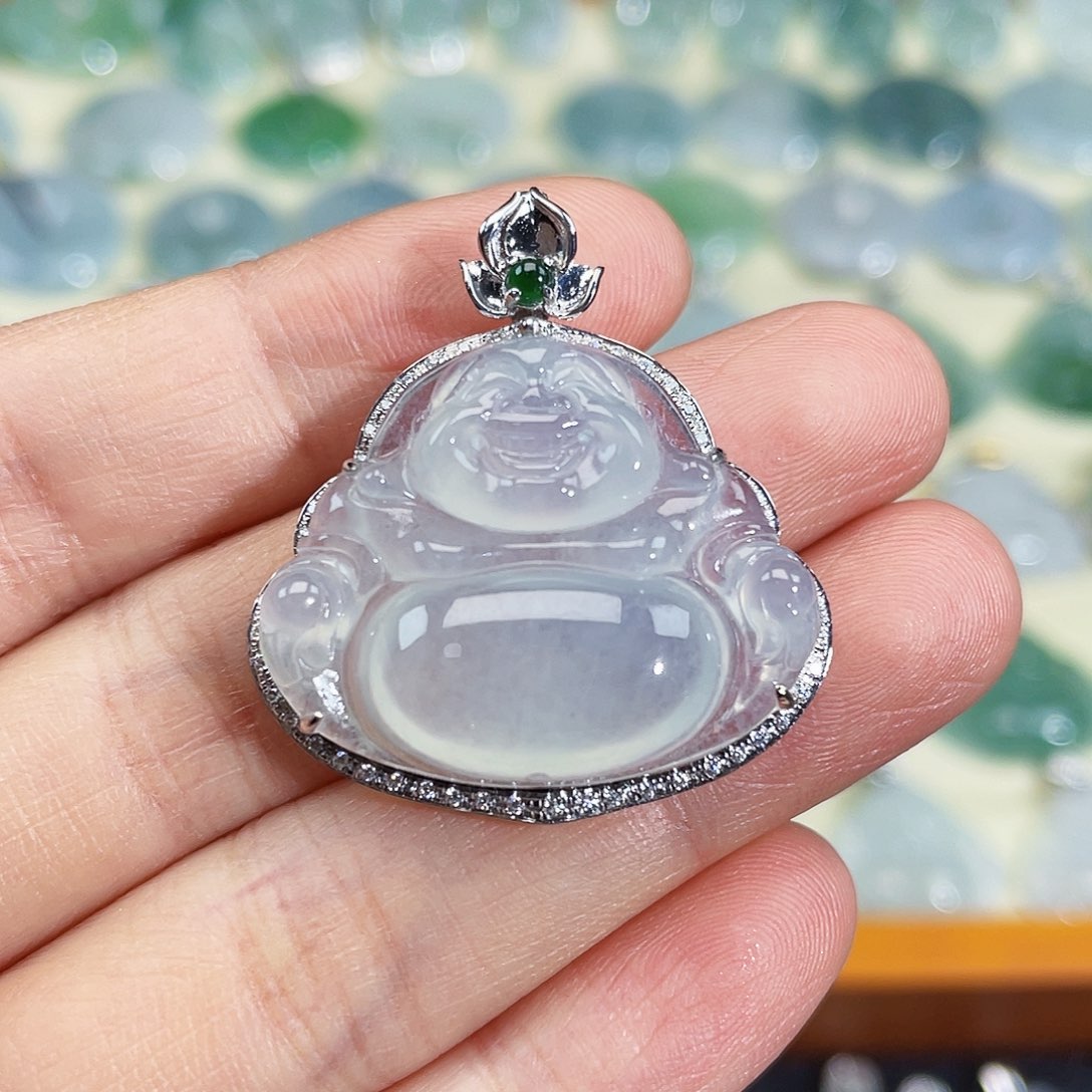 翡翠18K金镶嵌颈饰吊坠