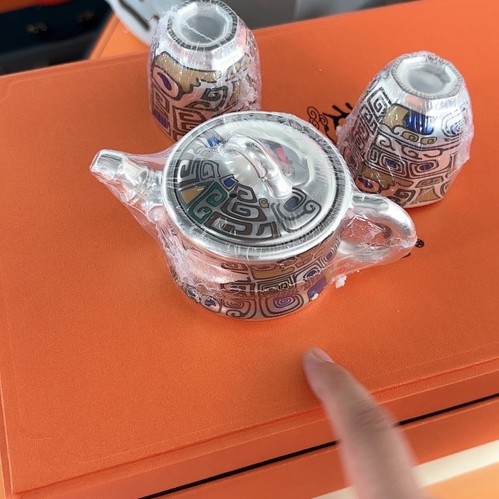 孤品茶具套装等等。           