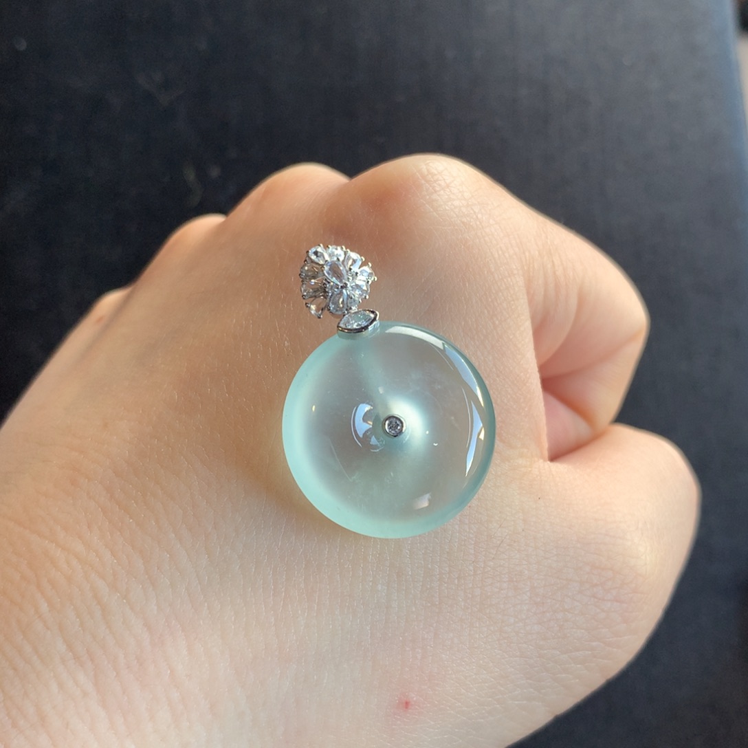 翡翠颈饰18K金镶嵌天然翡翠