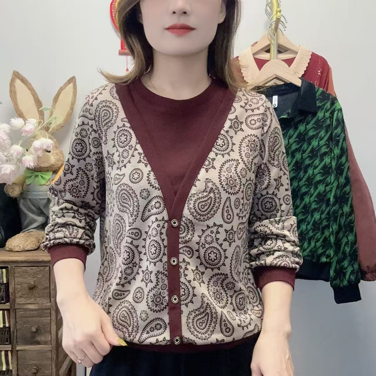 【丽姐家】圆领时尚长袖打底宽松型提花中老年女装厚款上衣