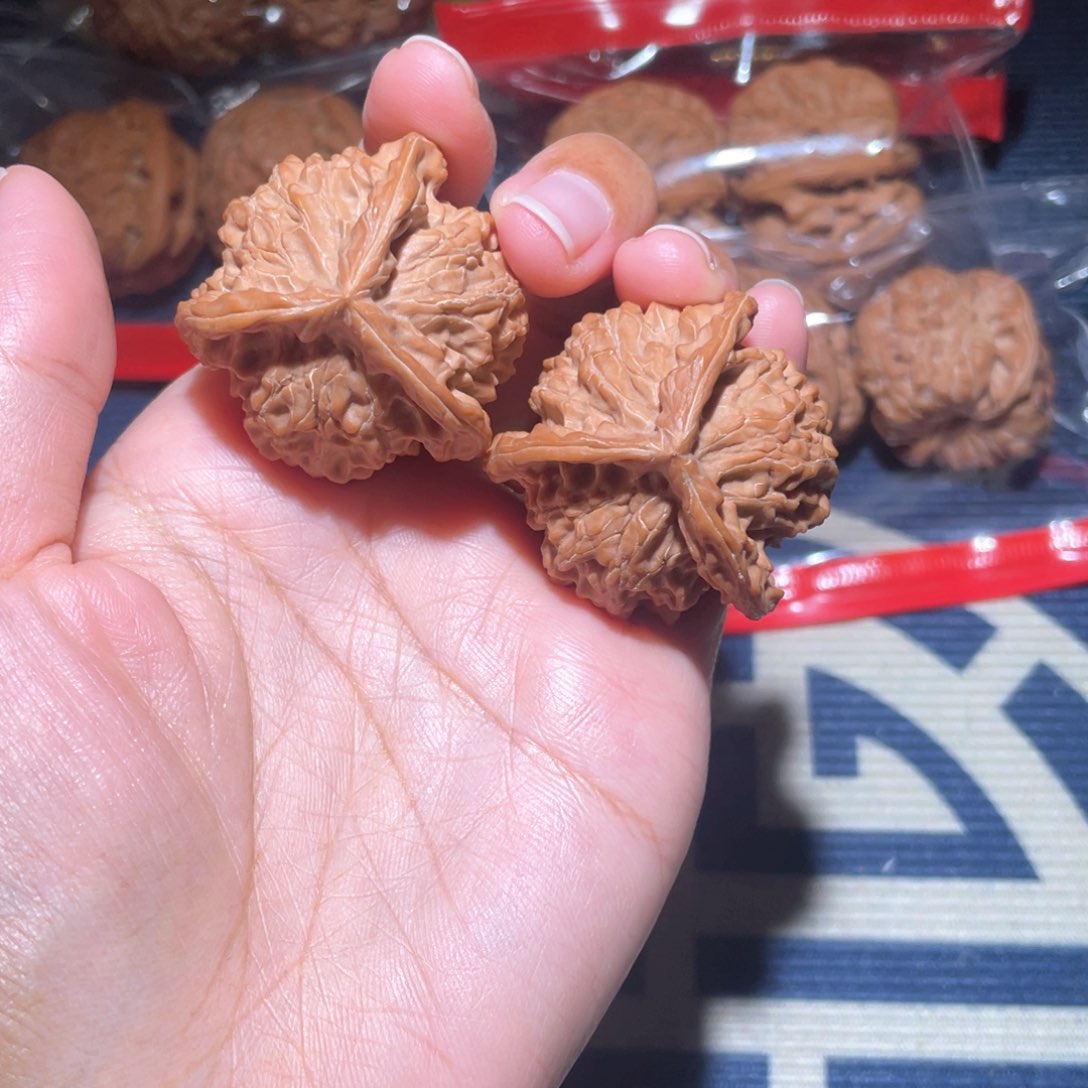 文玩核桃吊坠盘山三棱39