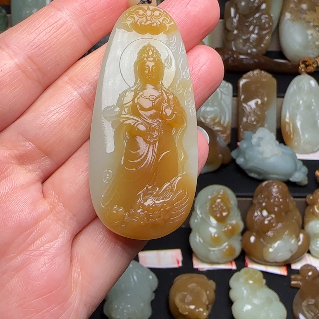 细***败和田玉未镶嵌颈饰