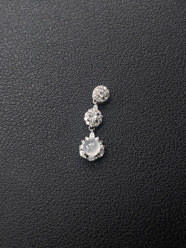 天然a货翡翠吊坠