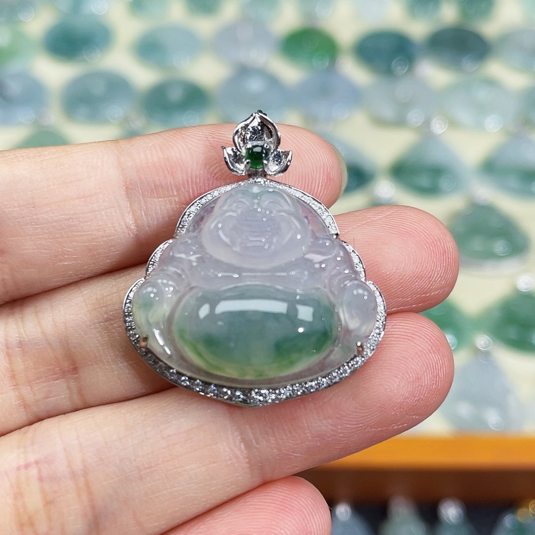 翡翠18K金镶嵌颈饰吊坠