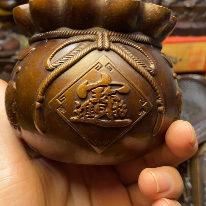 铜器摆件做工精良