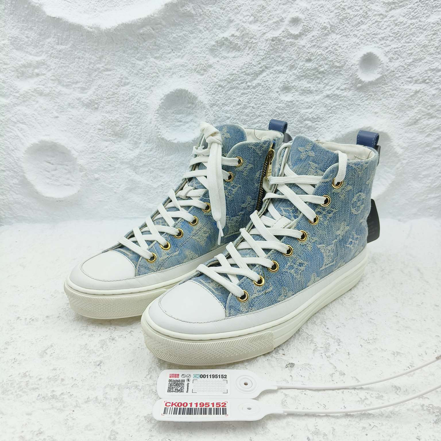 95新 LouisVuitton/路易威登 牛仔老花高帮板鞋/35.5码/非全新