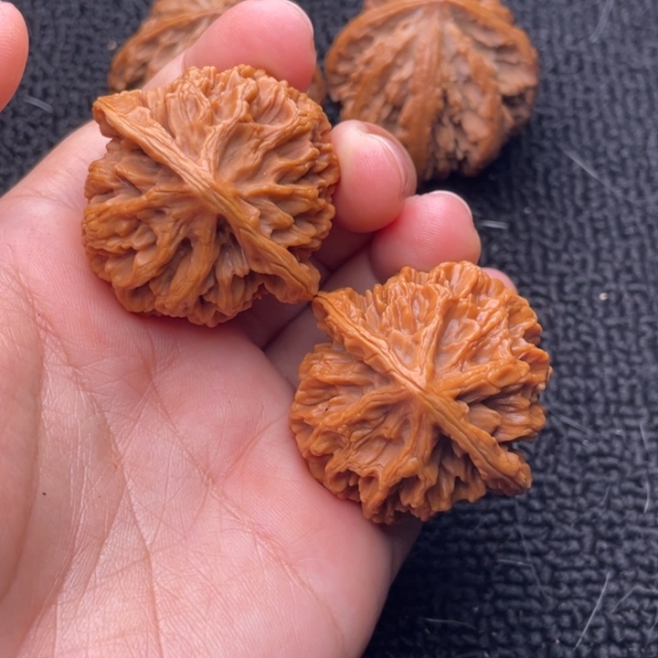 吊坠文玩核桃文玩核桃18