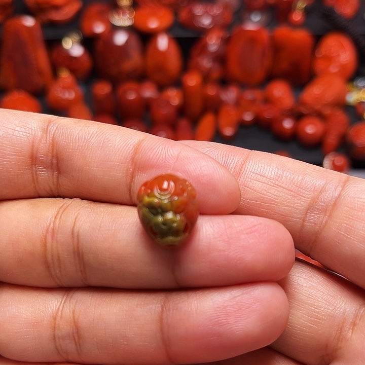 老***羊南红玛瑙未镶嵌配饰背云