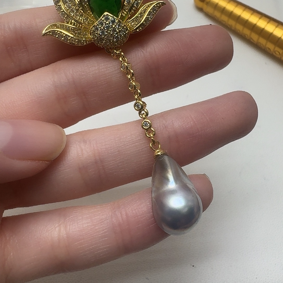 拼合珍珠（马贝珠）未镶嵌胸针