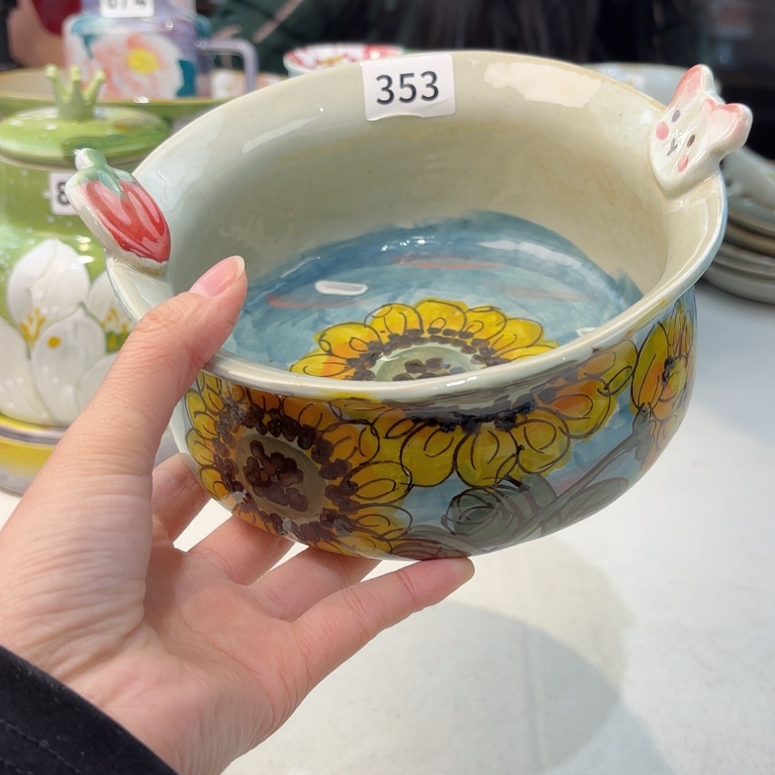 瓷片兔兔好可爱呀打