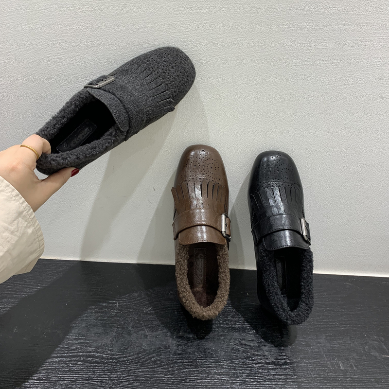 内增高！复古雕花方头乐福鞋女鞋子秋冬新款英伦风单鞋流苏小皮