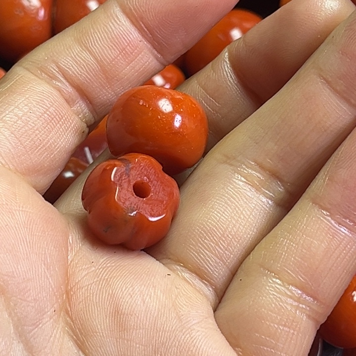颈饰琉璃小*子琉璃………..