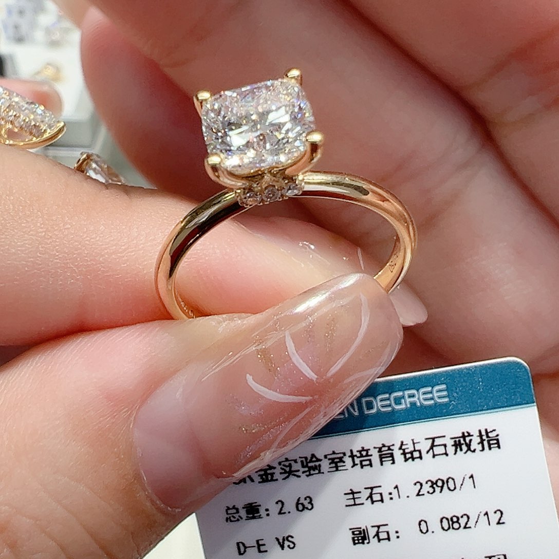 实验室培育钻石18K金镶嵌我***声