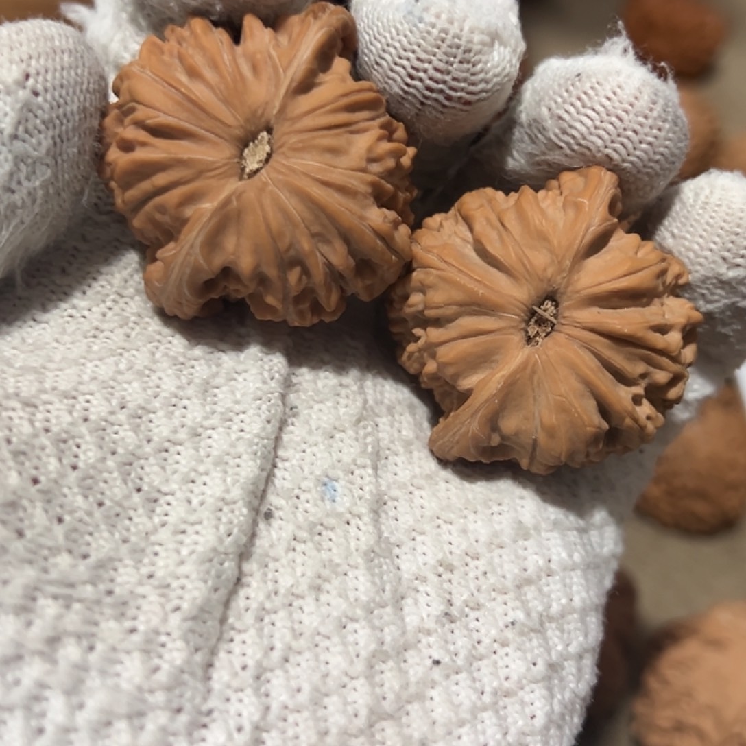 ****G文玩核桃吊坠磨盘