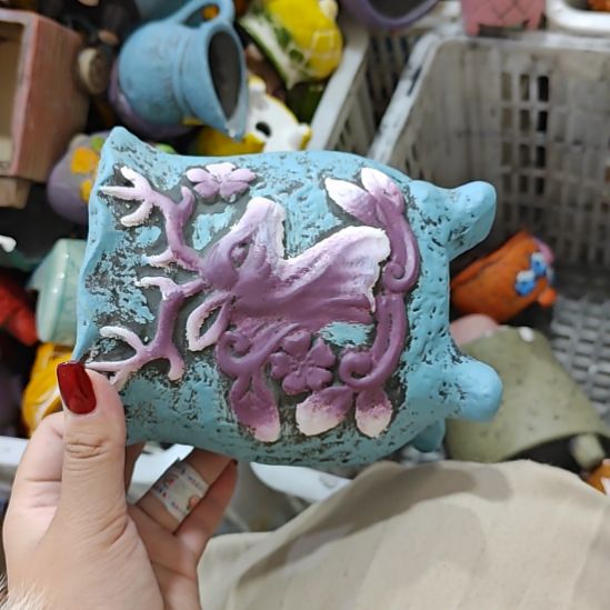 当场拍满15元发货不凑不发，花盆盆口不方不圆有针孔黑点是正常的，