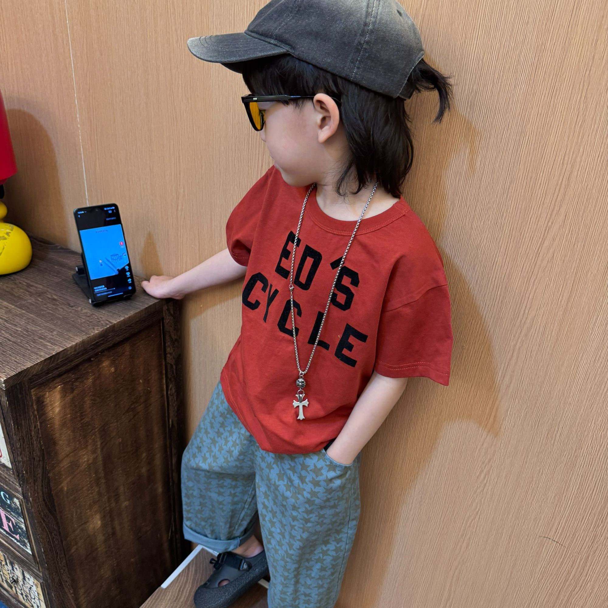 令佳潮牌夏季儿童红色纯棉贴布刺绣数字卡通洋气薄款短袖T恤2658