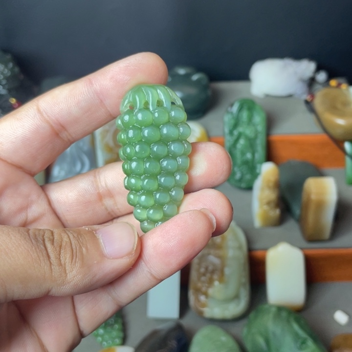 …***嗯和田玉未镶嵌颈饰