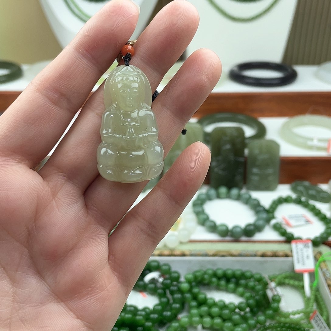 和田玉颈饰未镶嵌