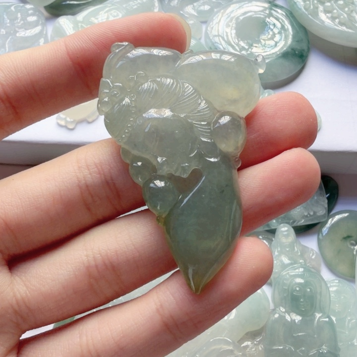 翡翠未镶嵌颈饰翡翠