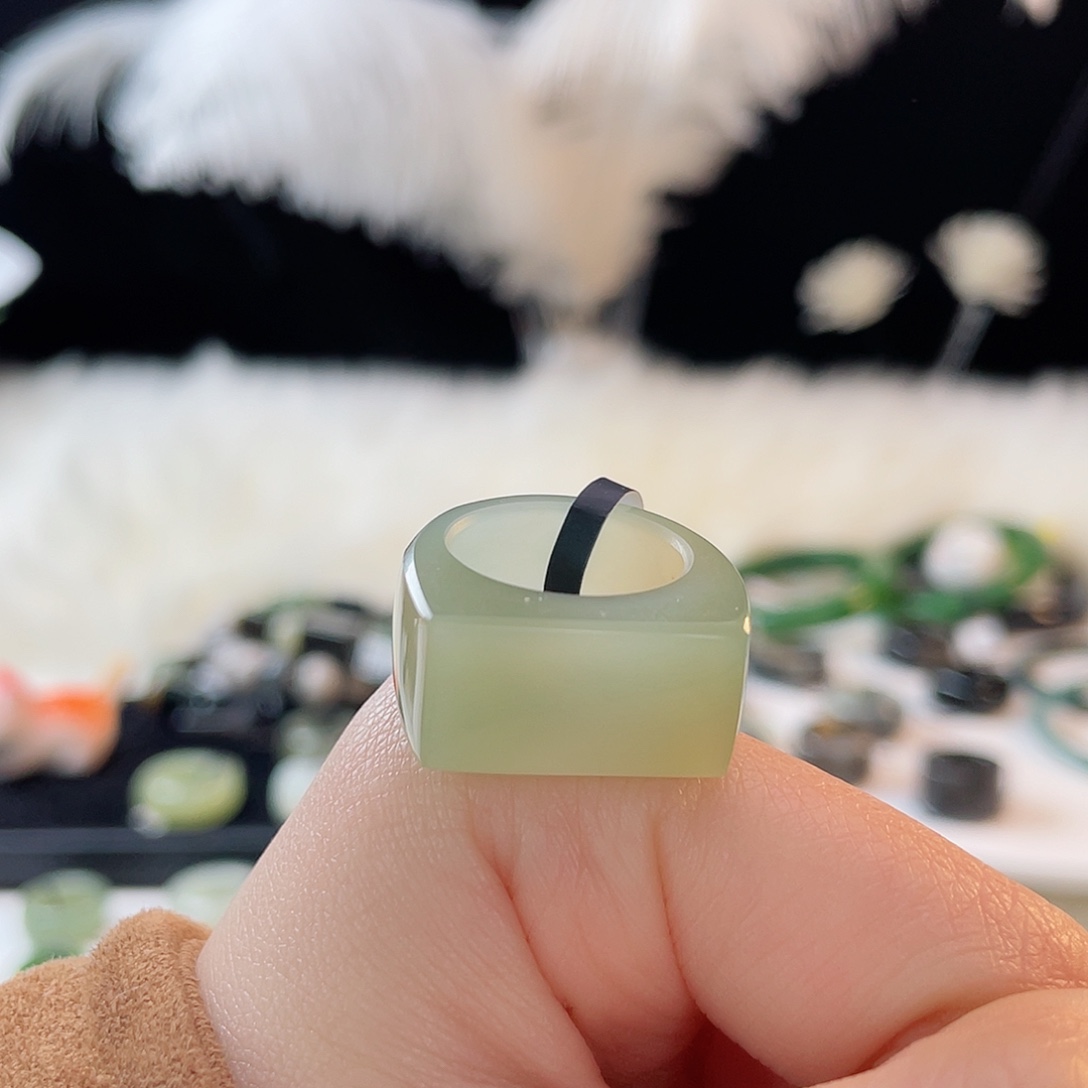 和田玉未镶嵌戒指k22晴水绿马鞍16.3mm