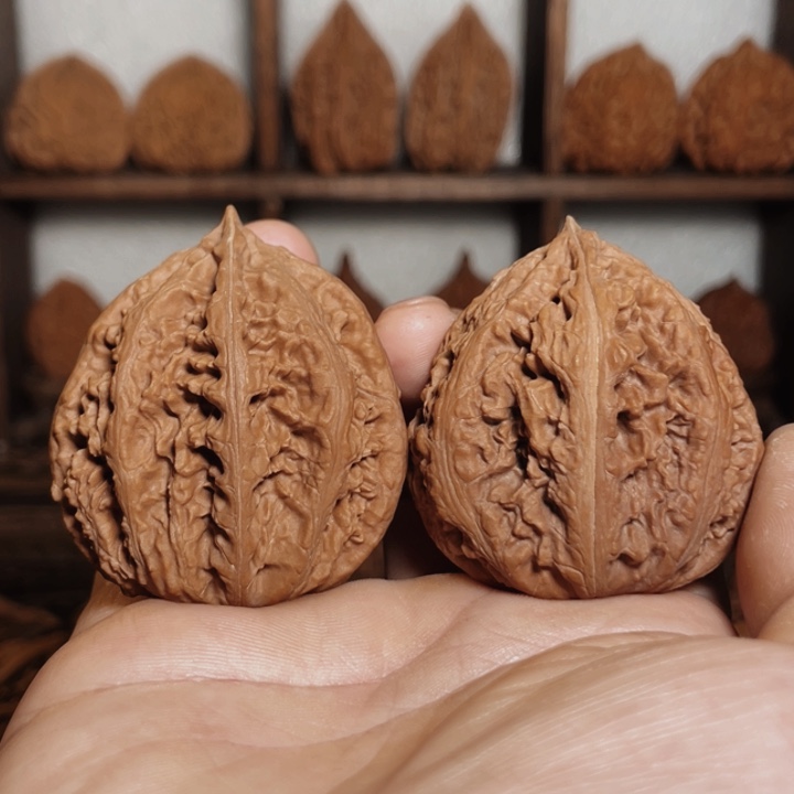 文玩核桃吊坠蚂蚁纹大蒜头