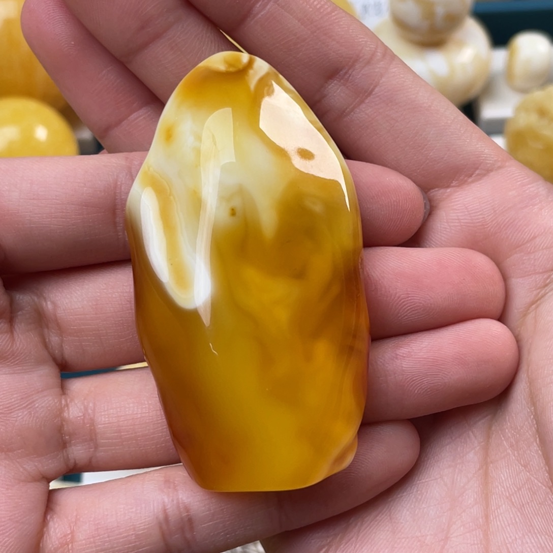 蜜蜡未镶嵌珠宝奇石