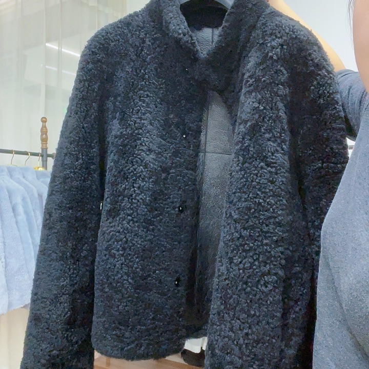 微瑕疵原生态皮毛一体立领黑色38码