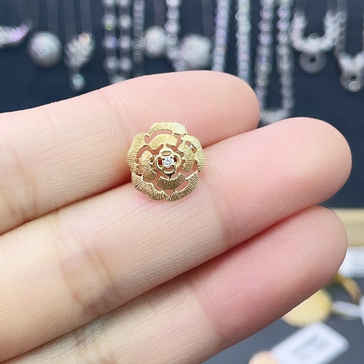 颈饰钻石18K金镶嵌钻石万能扣