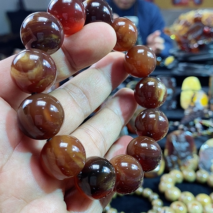 琥珀颈饰未镶嵌一