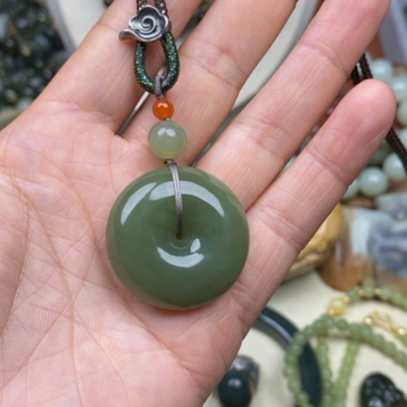 【闪购商品】未镶嵌岫岩河磨玉（透闪石质玉）挂件一***星