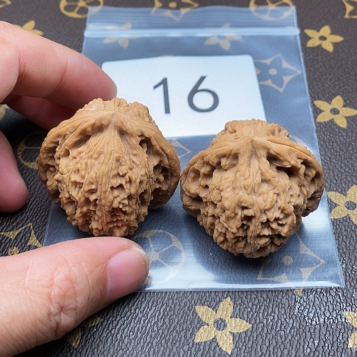 文玩核桃吊坠南疆石