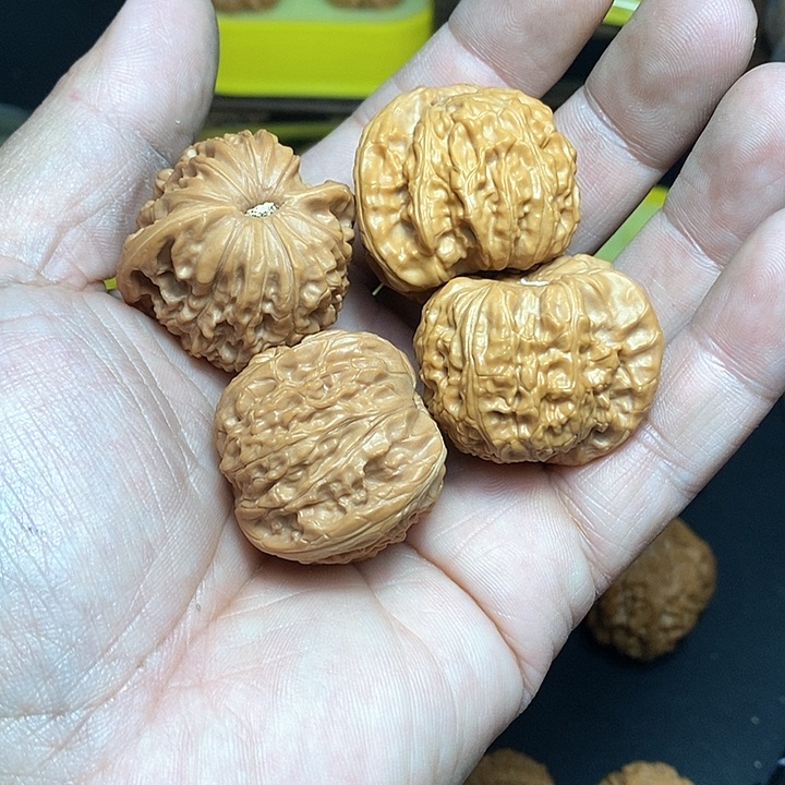 吊坠文玩核桃暴*王白狮子，磨盘