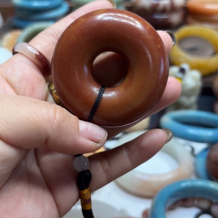 石英岩玉合金颈饰