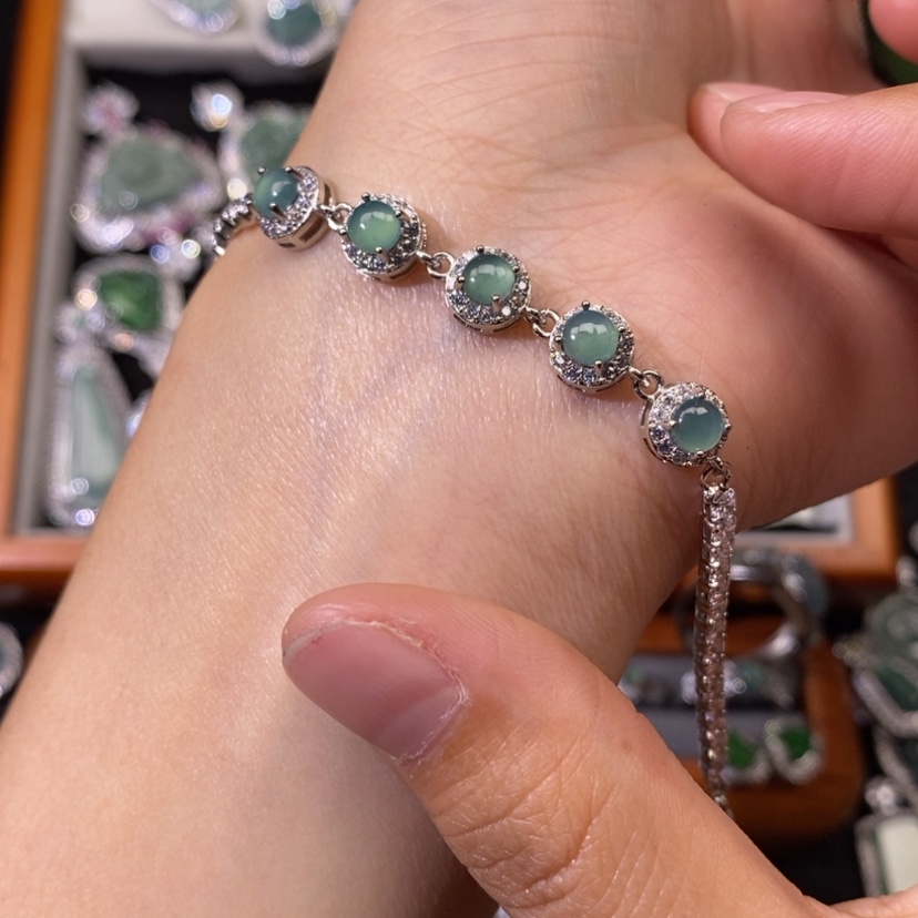 【闪购商品】翡翠颈饰未镶嵌天然