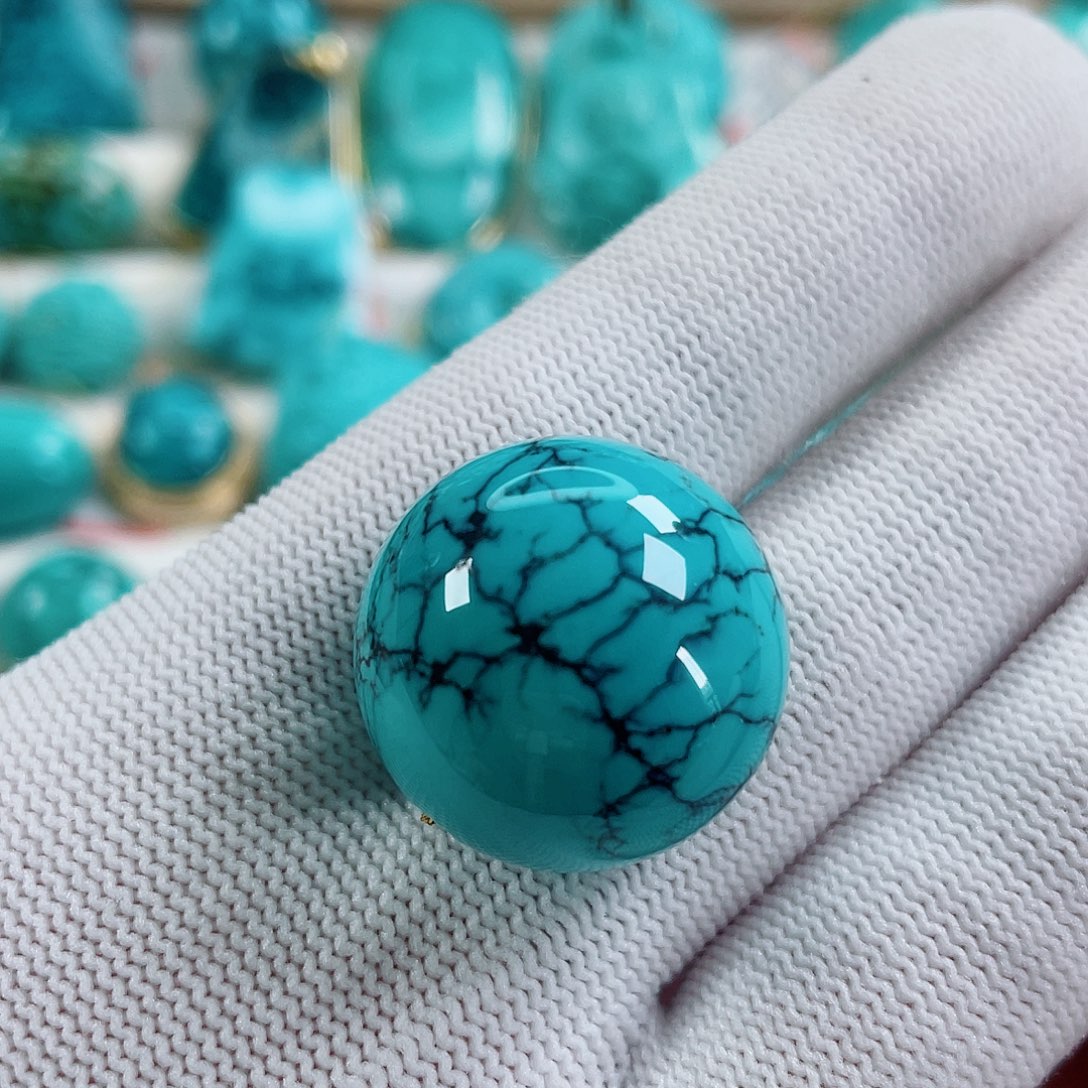 绿松石未镶嵌颈饰