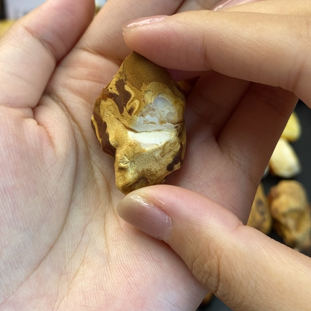 定制琥珀未镶嵌蜜蜡